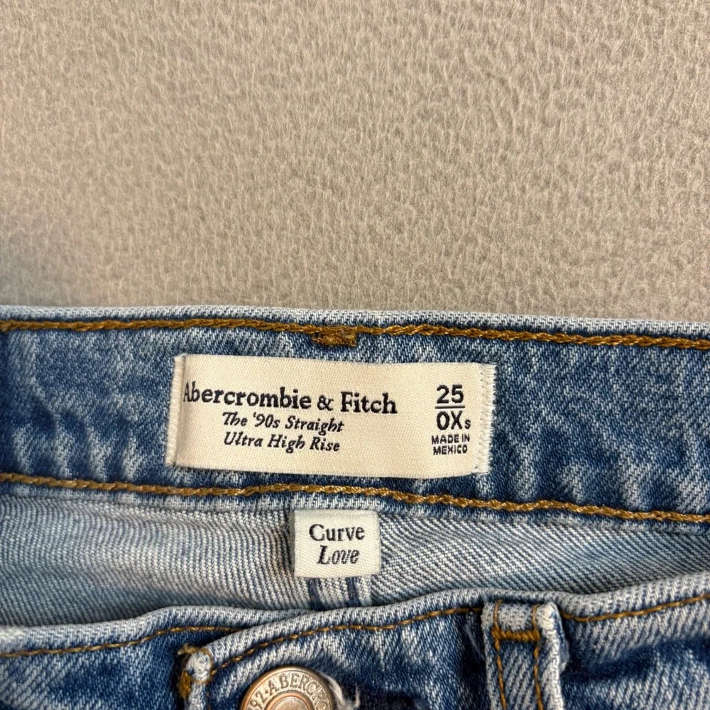 Abercrombie & Fitch Curve Love 90s Straight Ultra High Rise Jeans 25/0XS Light - Picture 4 of 9